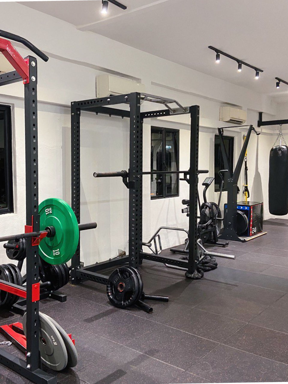 Storm Athletic Interior